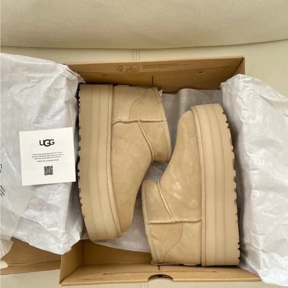 ✨👟UGG Women's Classic Super Mini Thick Sole Boots💕✨